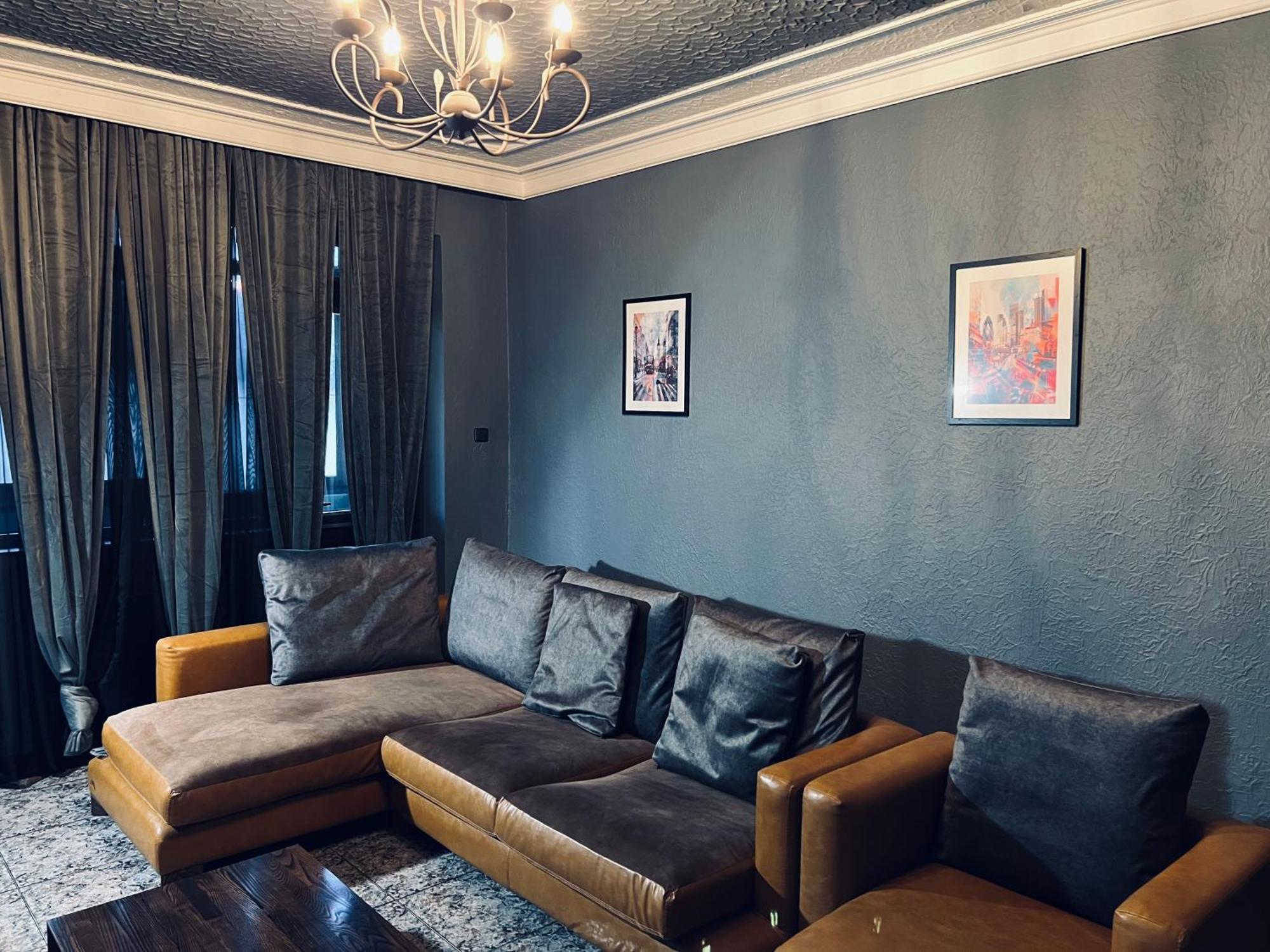 Central Apartment Black Cat Karlovo Buitenkant foto